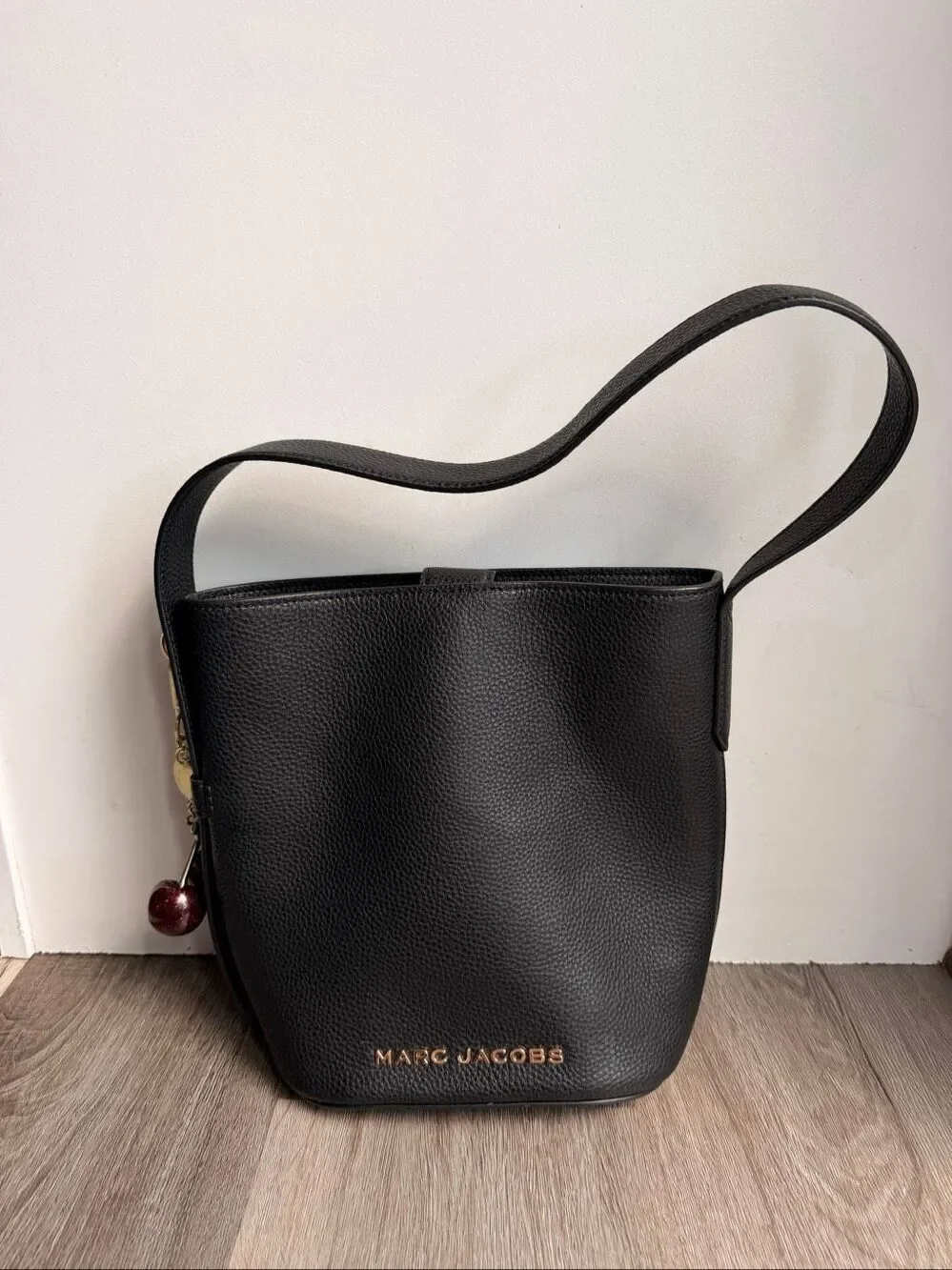 Marc Jacob Grained Calfskin Drifter Bucket Bag Black